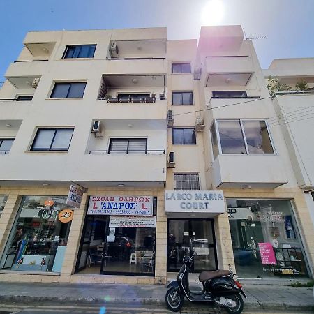Cheer Up City Apartment, Near To The Finikoudes Beach Larnaca Eksteriør billede