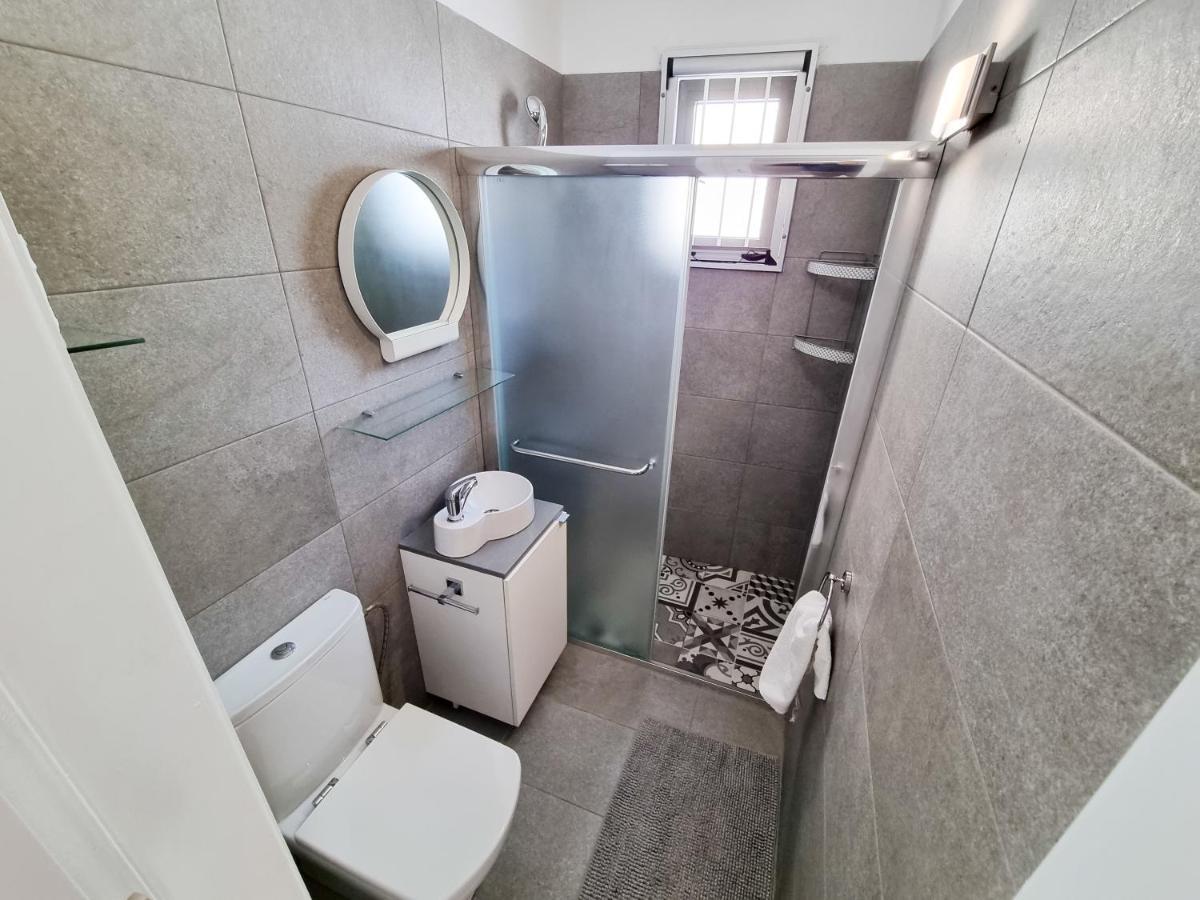 Cheer Up City Apartment, Near To The Finikoudes Beach Larnaca Eksteriør billede